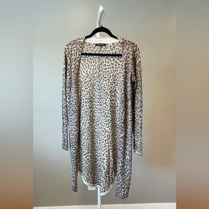 Olivaceous Beige Leopard Print Sweater Women’s Size Medium